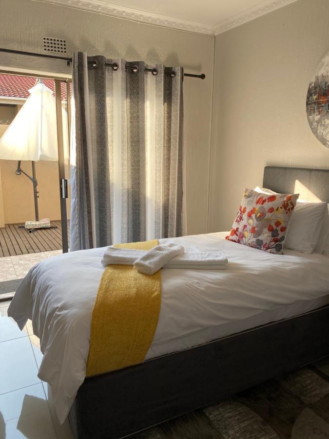 The Outlook Guest House ニューカッスル エクステリア 写真
