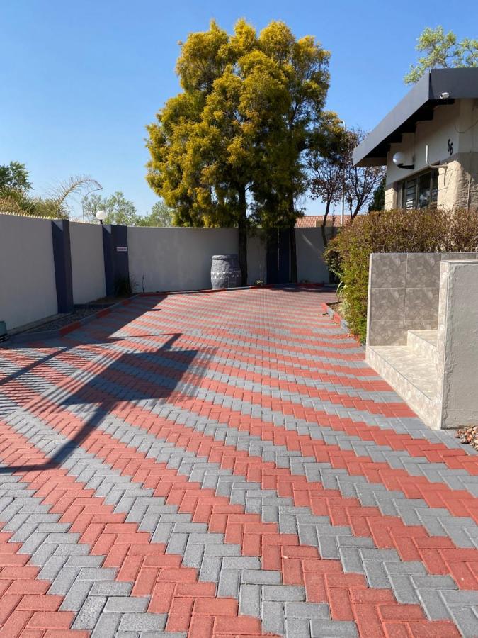 The Outlook Guest House ニューカッスル エクステリア 写真